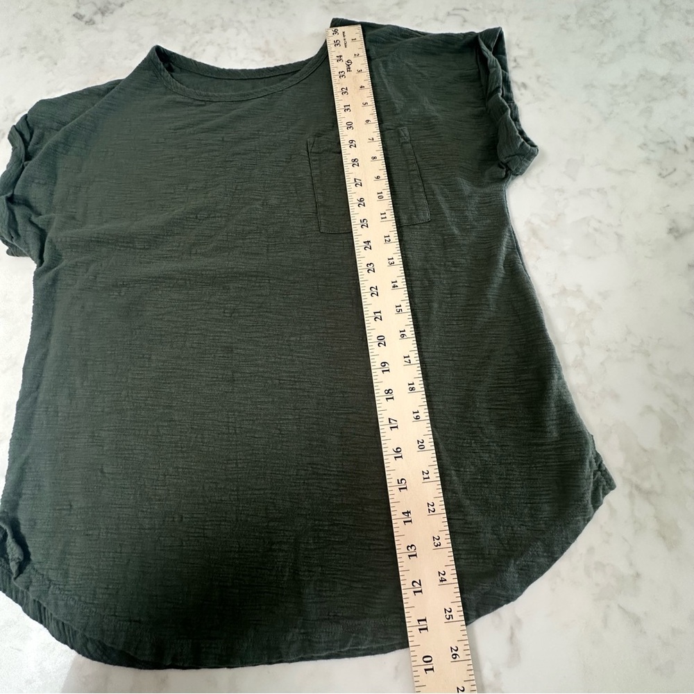Merona Women’s Dark Olive Green Short Sleeve Tee with pocket. Size Large - Picture 8 of 13